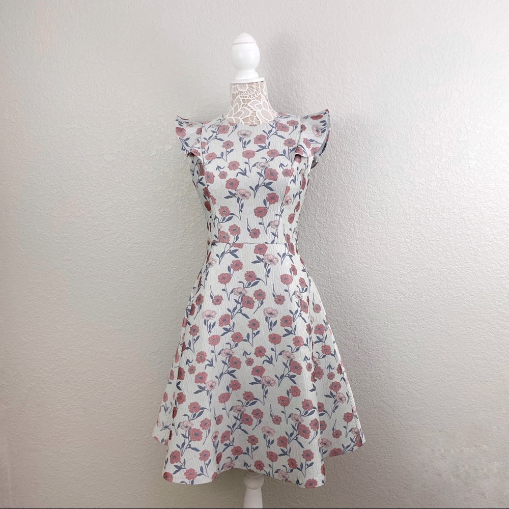 Gal Meets Glam Lola Dancing Daisy Jacquard Dress - Picture 7 of 15